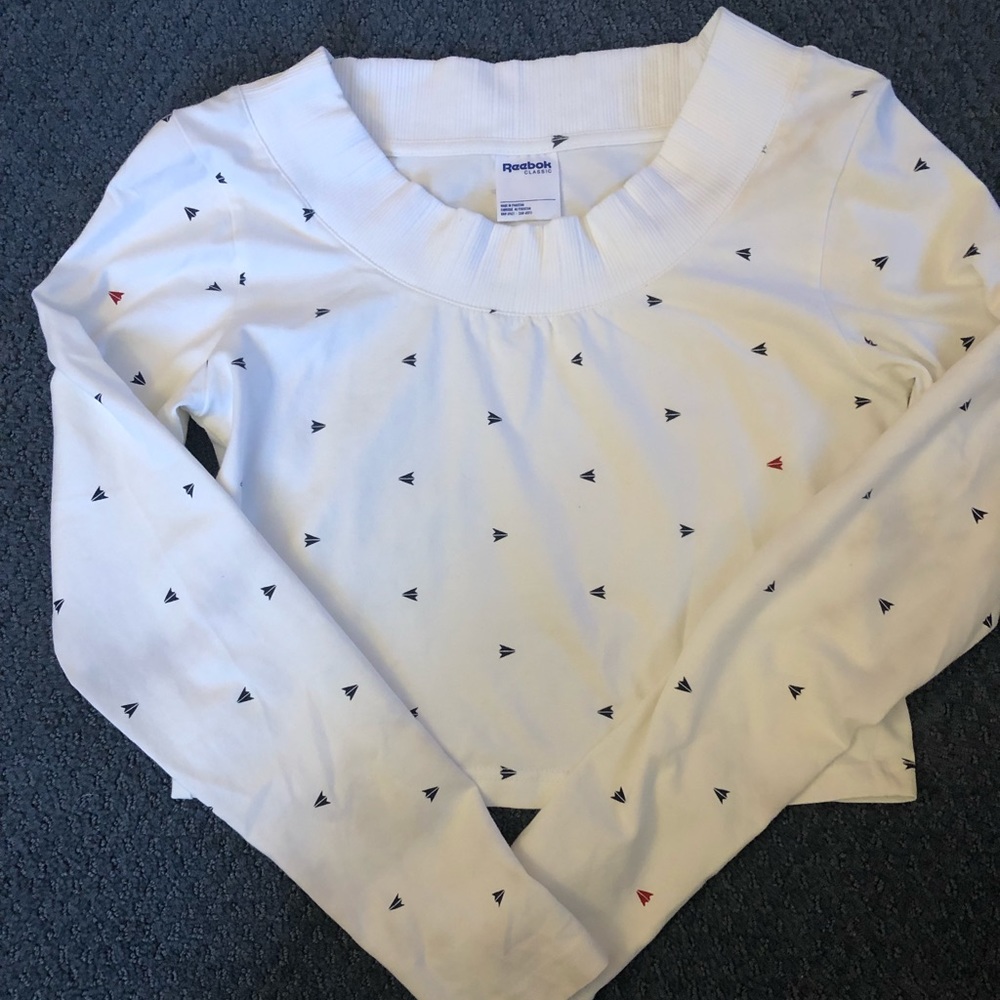 cropped Reebok classic airplane top